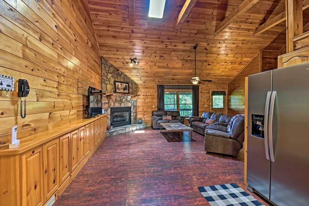 Cozy 'sunset View' Cabin w/ Game Room & Mtn Views!