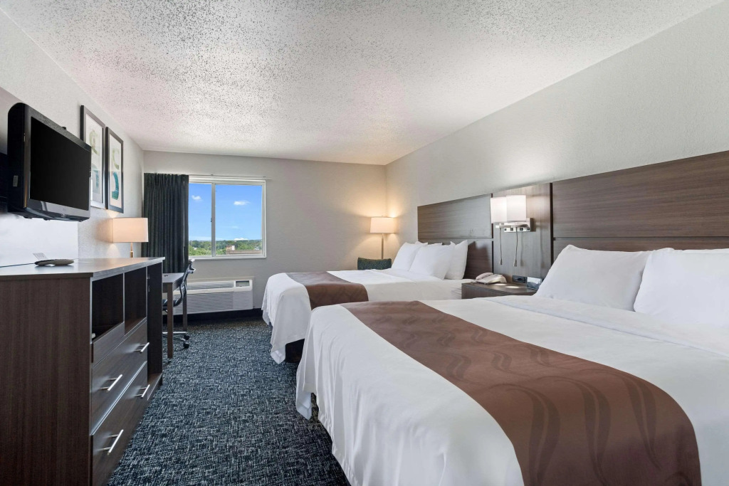 Quality Inn & Suites Ferdinand