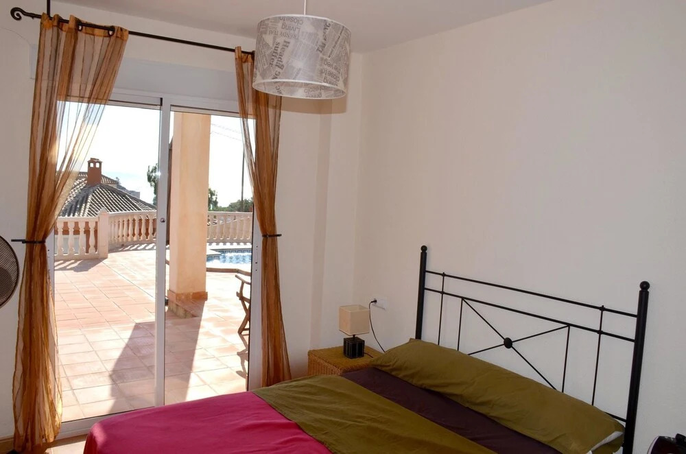 House With 4 Bedrooms in El Campello, With Wonderful sea View, Private