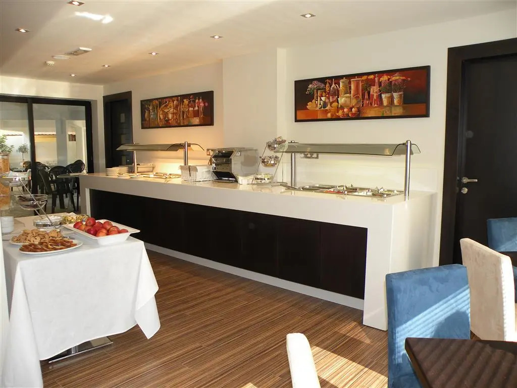 Livadhiotis City Hotel