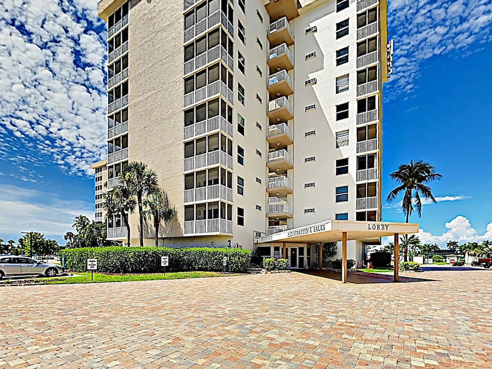 Bonita Beach #3803 - 1 Br condo by RedAwning