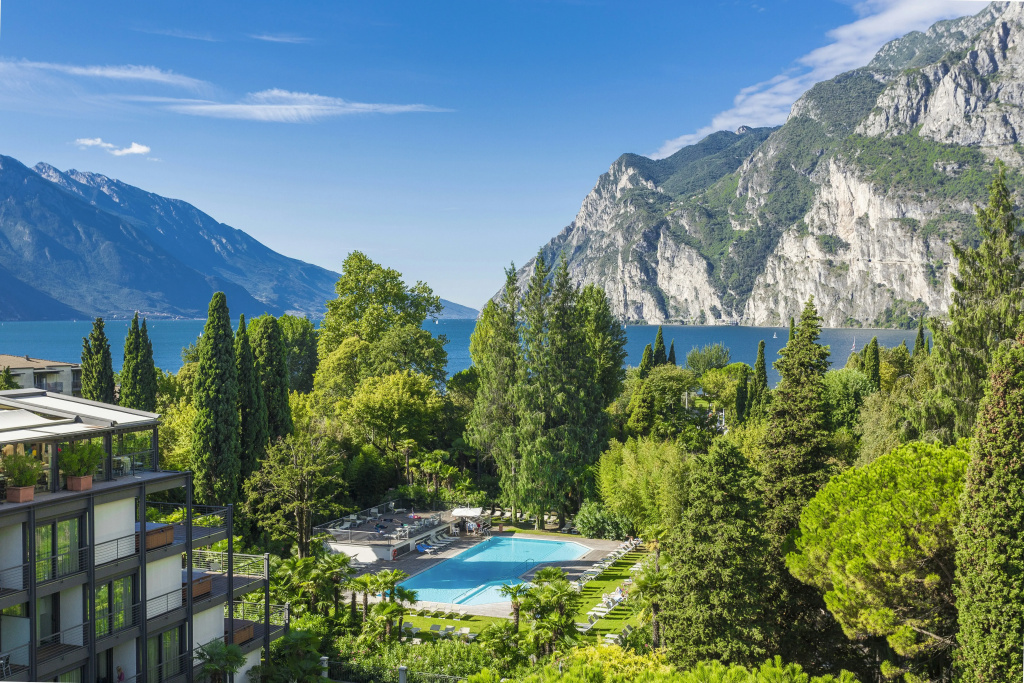 Курорт Du Lac et Du Parc Grand Resort