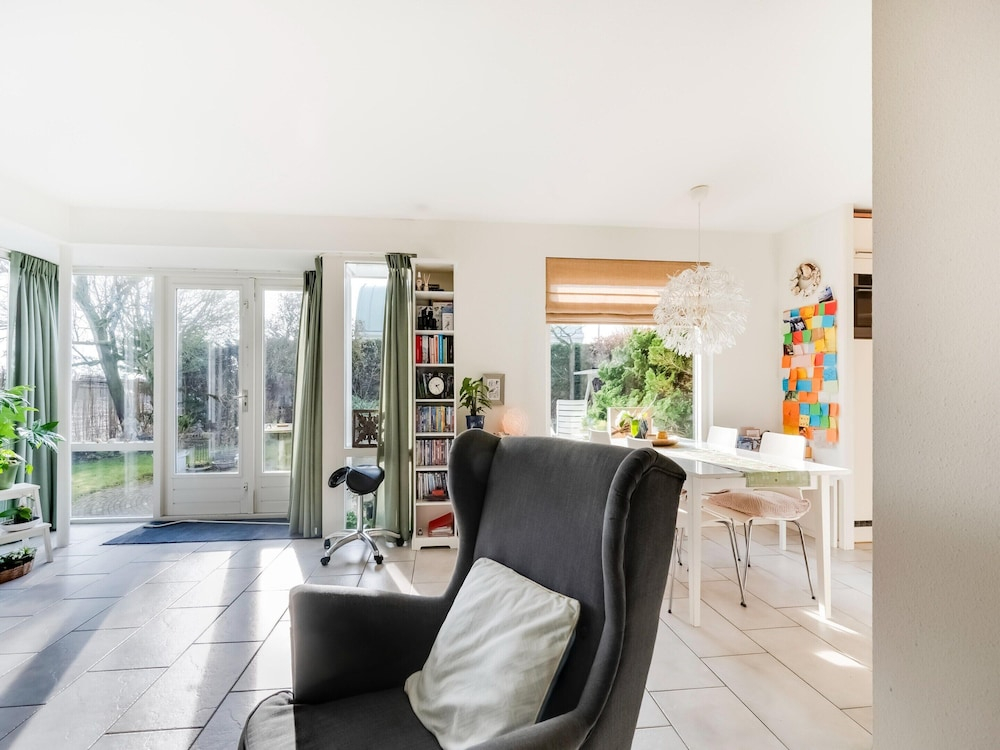 Holiday Home Noordwijk near Beach & Sauna