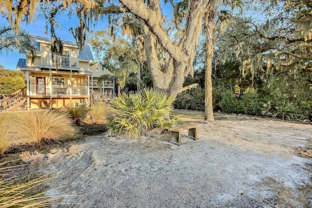 Inviting Waterfront Cottage With Balcony, Firepit, Marsh Views, & Washer/dryer
