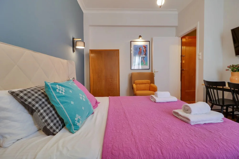 Parliament Syntagma Apartment by Living-Space