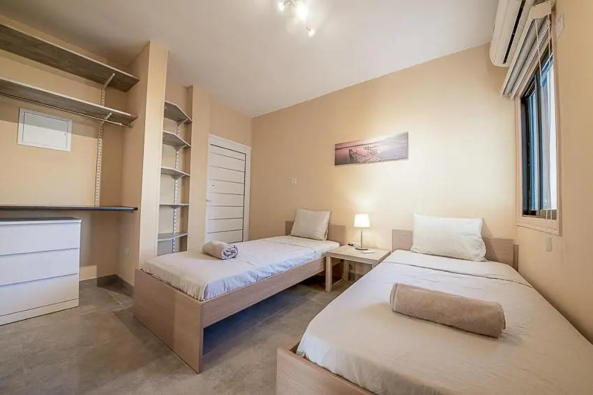 Peach Seaview 3 Bedroom Apartment