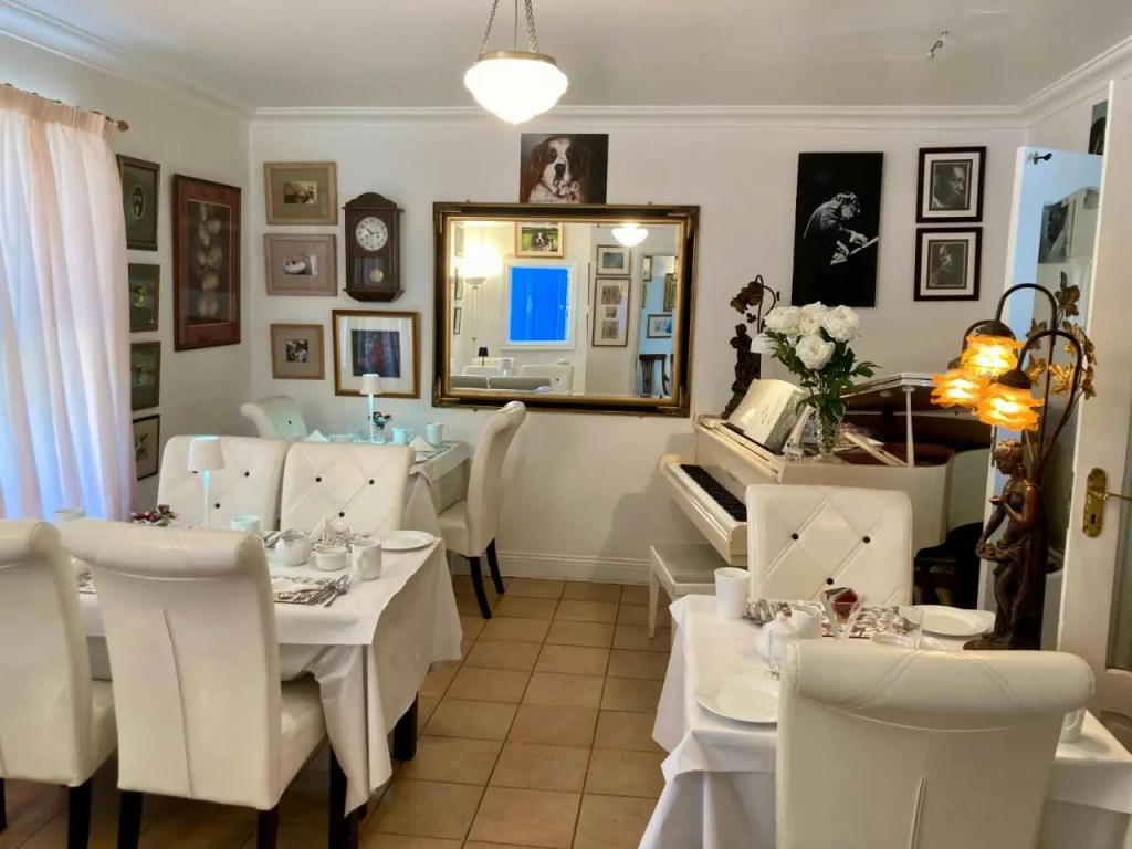 The Gallery B&B, the Glen, Kinsale ,County Cork