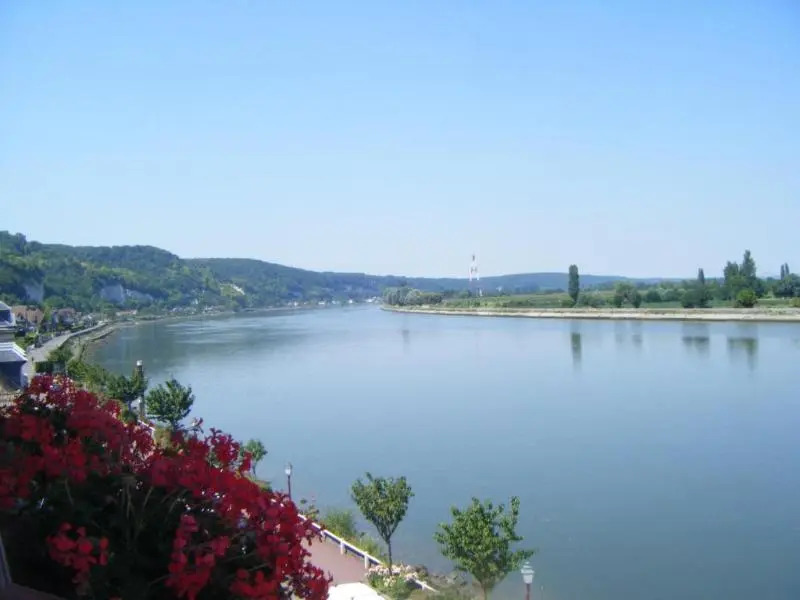LOGIS LES CEPAGES / RESTAURANT LE RAISIN