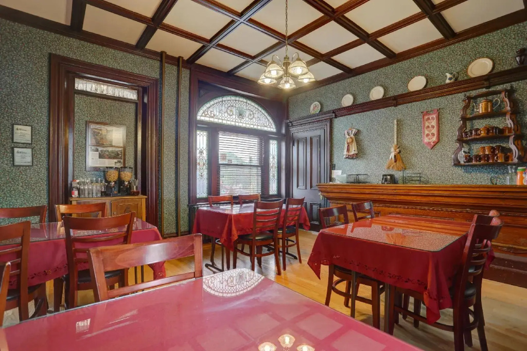 Greystone Manor Bed & Breakfast