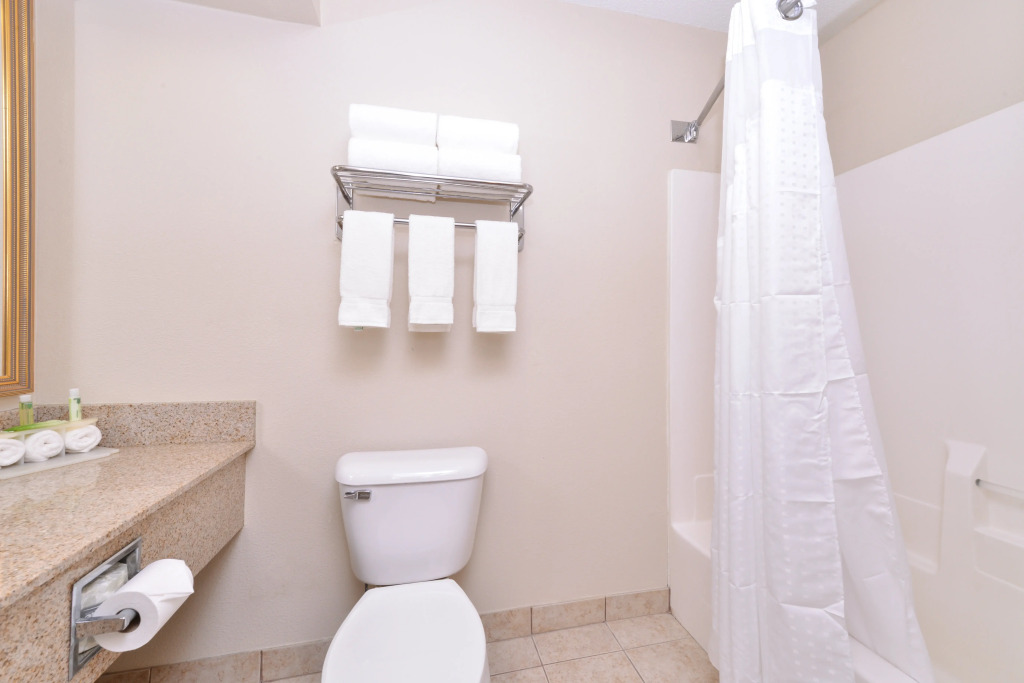 Holiday Inn Express Hotel & Suites Madison by IHG