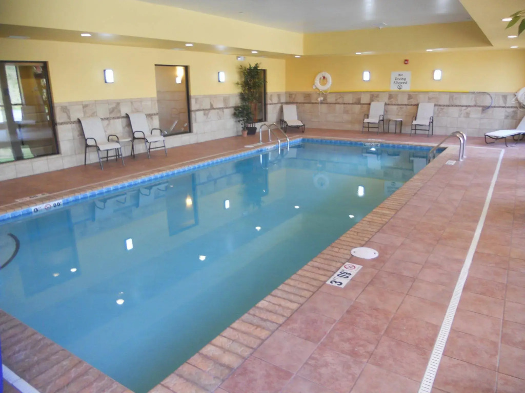 Holiday Inn Express & Suites Greensburg by IHG