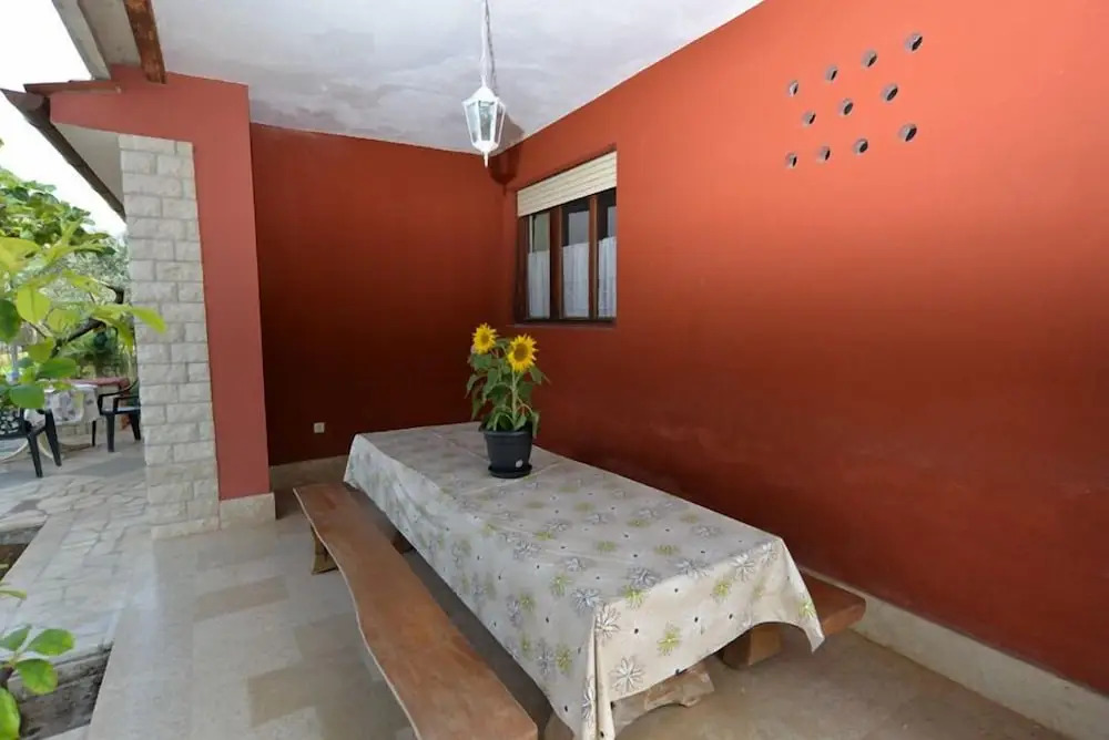 Apartment 684