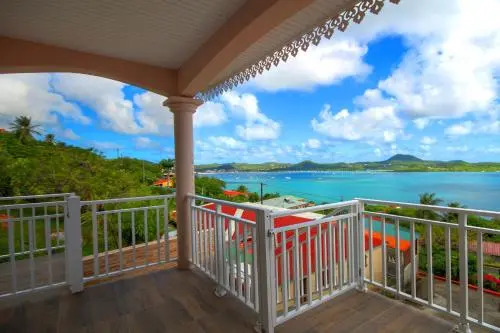 Villa avec piscine et vue mer