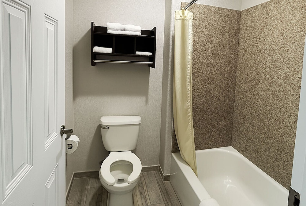Downtowner Inns & Suites IAH Airport-Humble