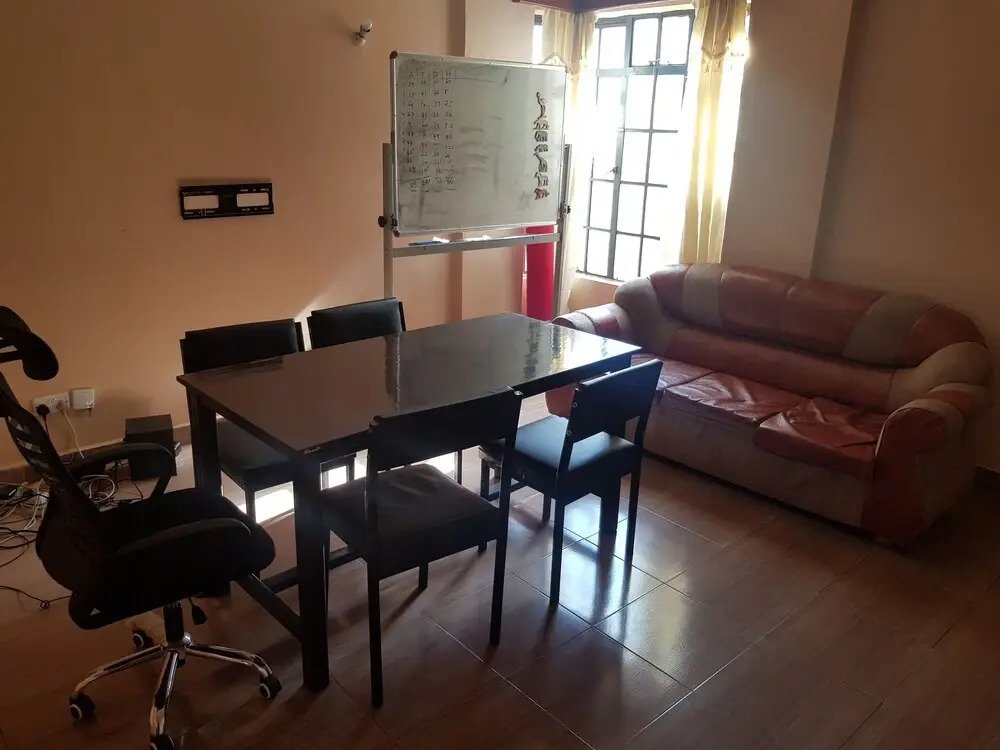 Cosy Sunflower House Nairobi with Wi-Fi