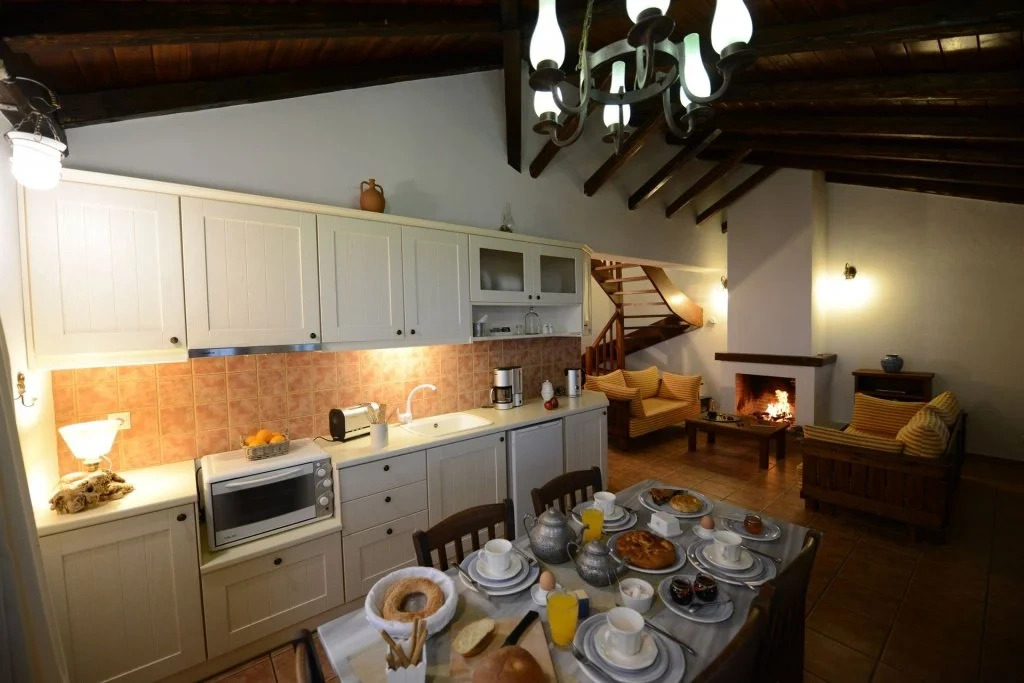 Esperos Suites & Villas