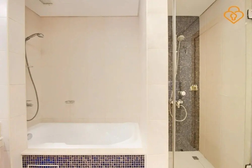 Building No. 2 Shoreline  Palm Jumeirah - Apartment 405