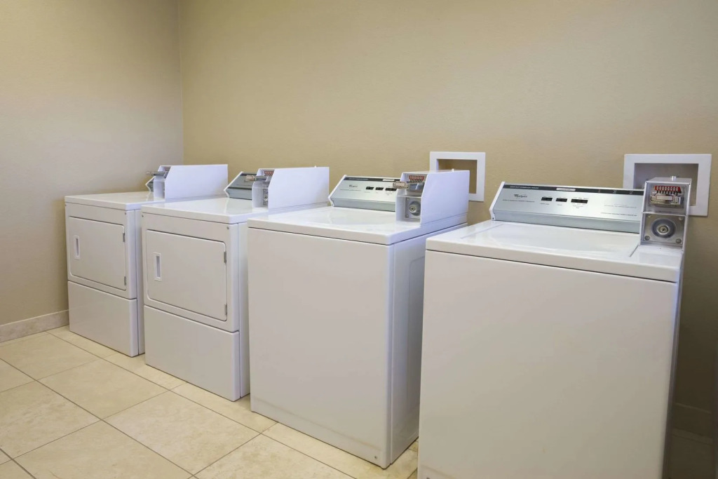 Days Inn & Suites by Wyndham Gonzales TX