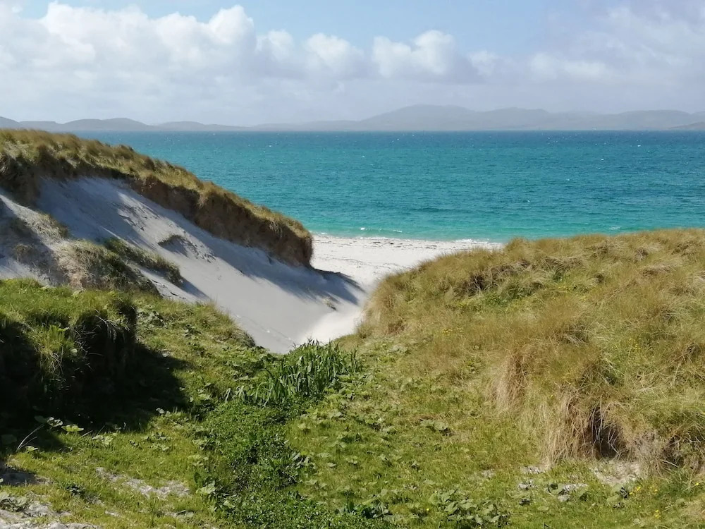 Pod Beag beside the sea Isle of Eriskay