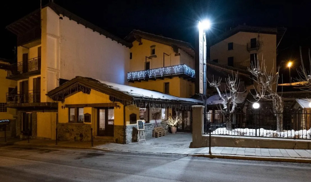 Hotel Coeur Du Village