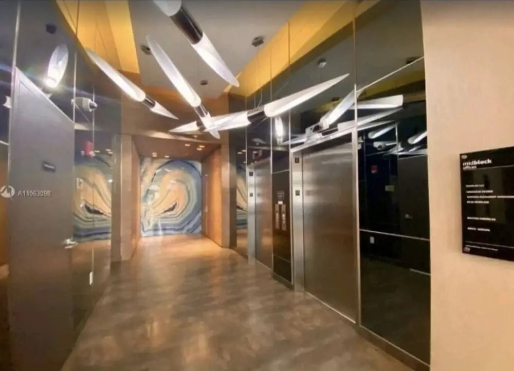 Miami Midblock Condo - City Views, Pool & Balcony