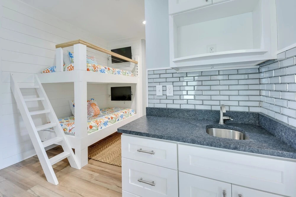 Miramar Beach Getaway w/ Pool Access & Fireplace