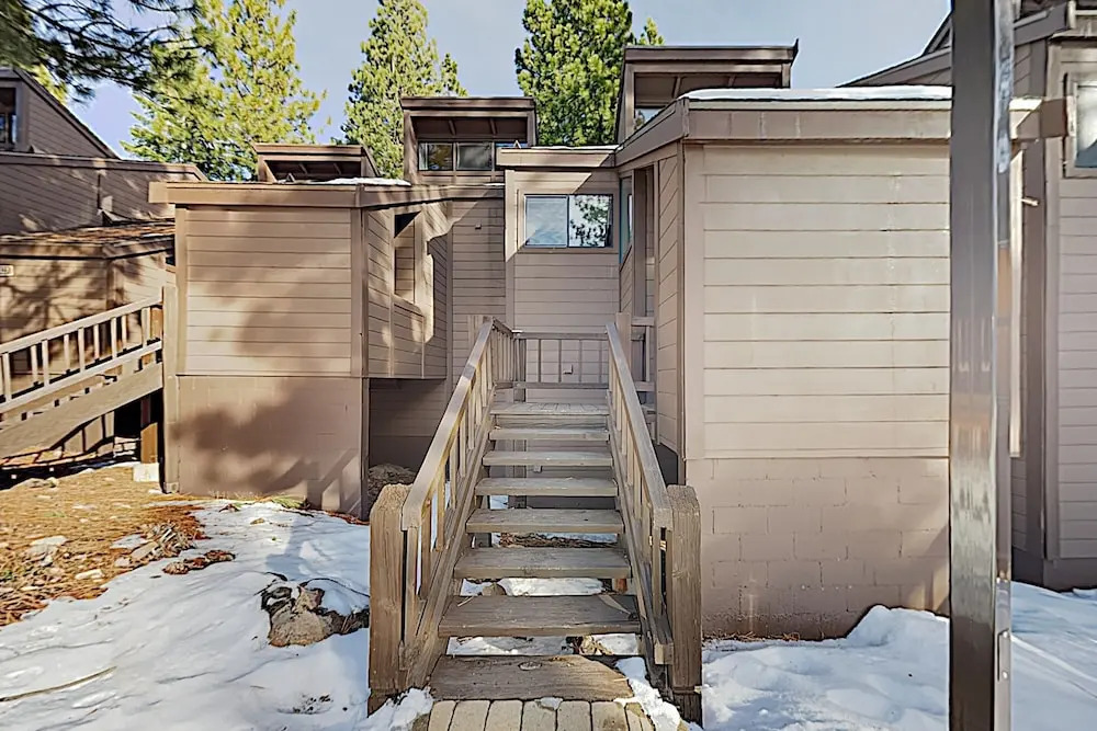 All-seasons , Near Northstar Resort 2 Bedroom Condo