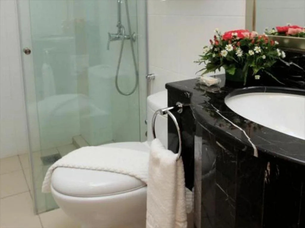 Crown Garden Hotel