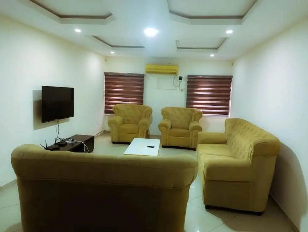 Purple Lavender Court Apartment