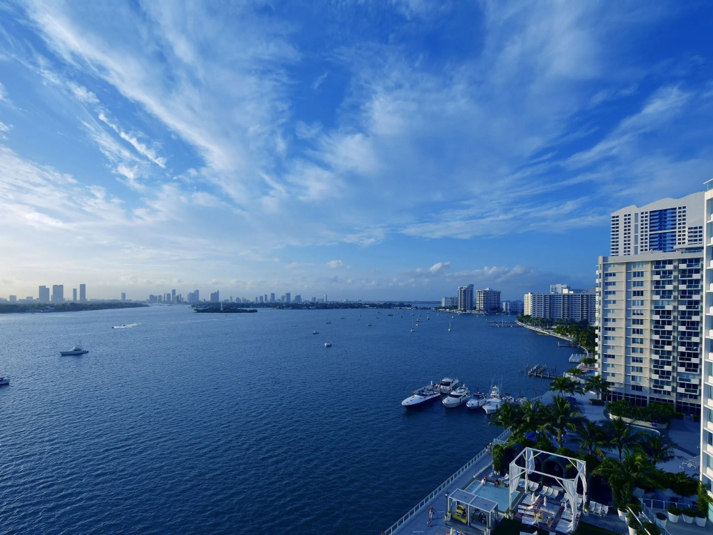 Miami World Rental - Mondrian 1220