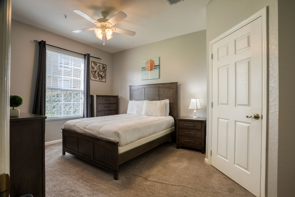 Resort Condo Near Disney With Pool, hot Tub, Tennis, Central AC, & Washer/dryer