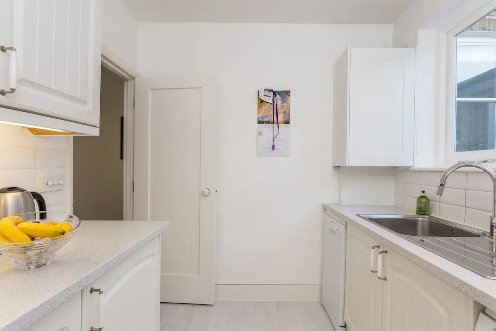 2 Bedroom Flat in Kensal Green