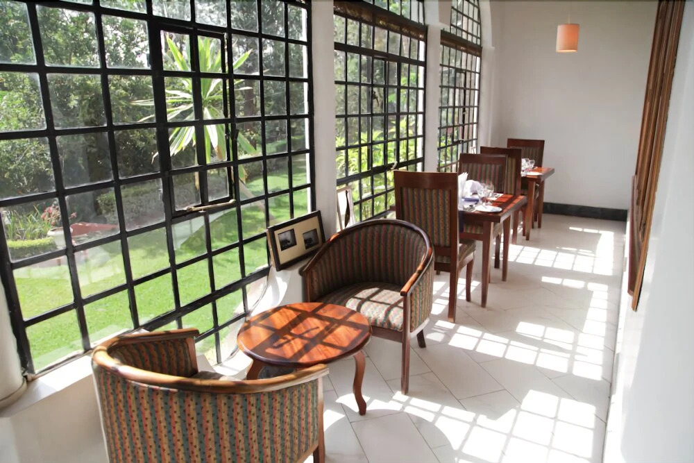 Lavington Hill House