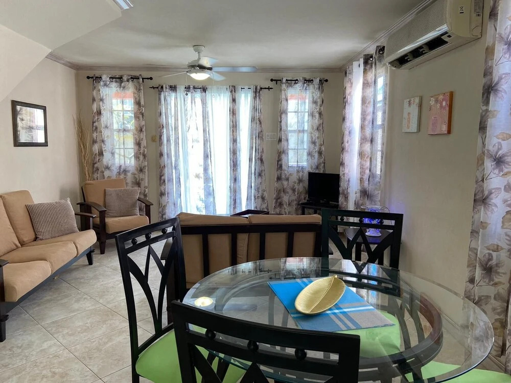 Inviting 2-bed Apartment West Coast Private