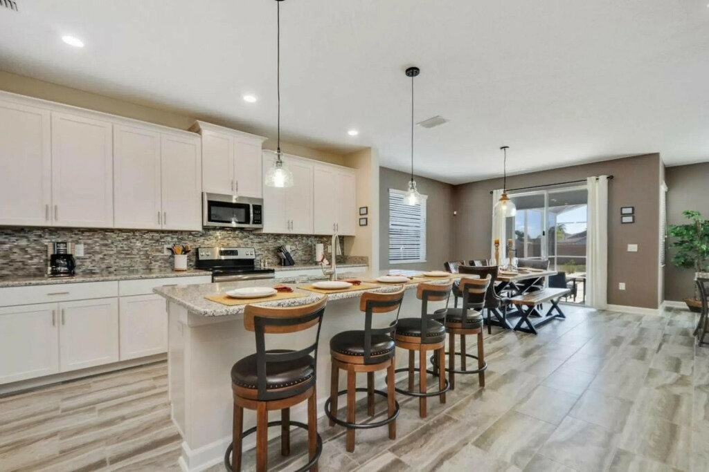 Fully Renovated 6BDR HomeChampions Gate Resort