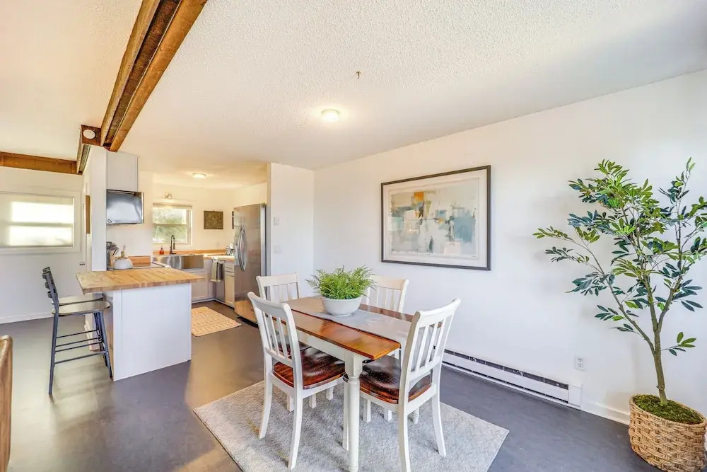 1 Mi to Skiing: Cozy Townhome in Beech Mountain!