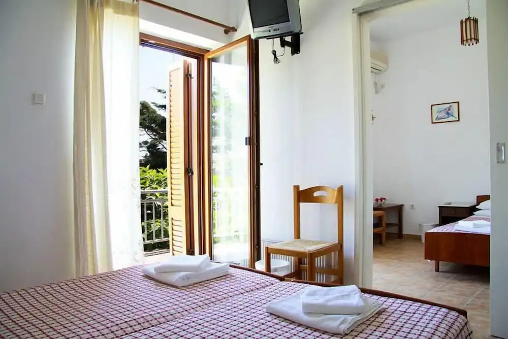 Artemon Hotel