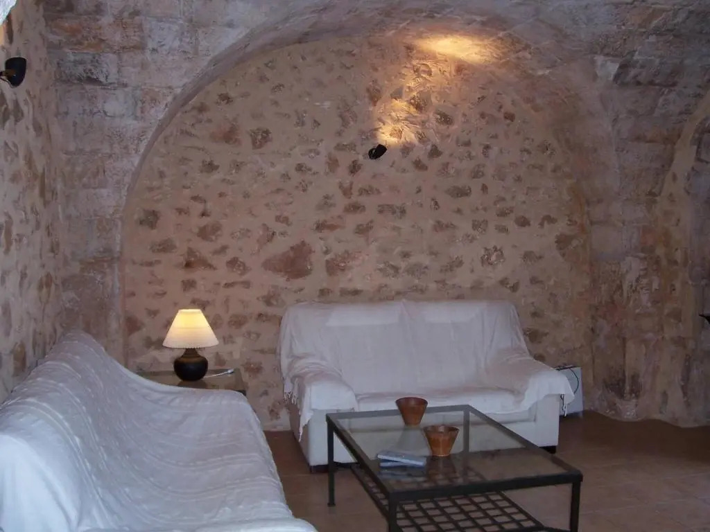 Beautiful Rustic Mallorcan House With Private Pool Near Cas Concos