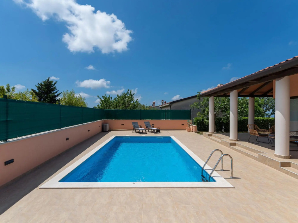 Stylish Villa in Buje With Outdoor Kitchen