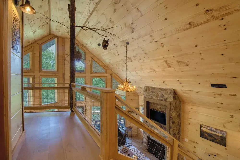 Birch Lodge by Avantstay Indoor Pool, Theater, Game Room & Stunning Views!