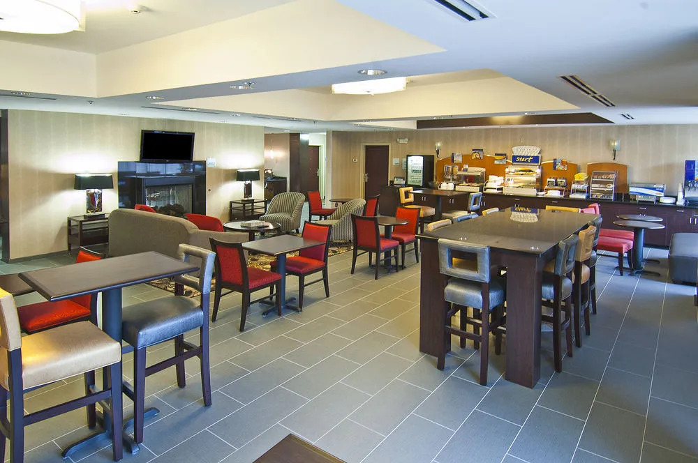 Holiday Inn Express Hotel & Suites Jackson / Pearl International Airport
