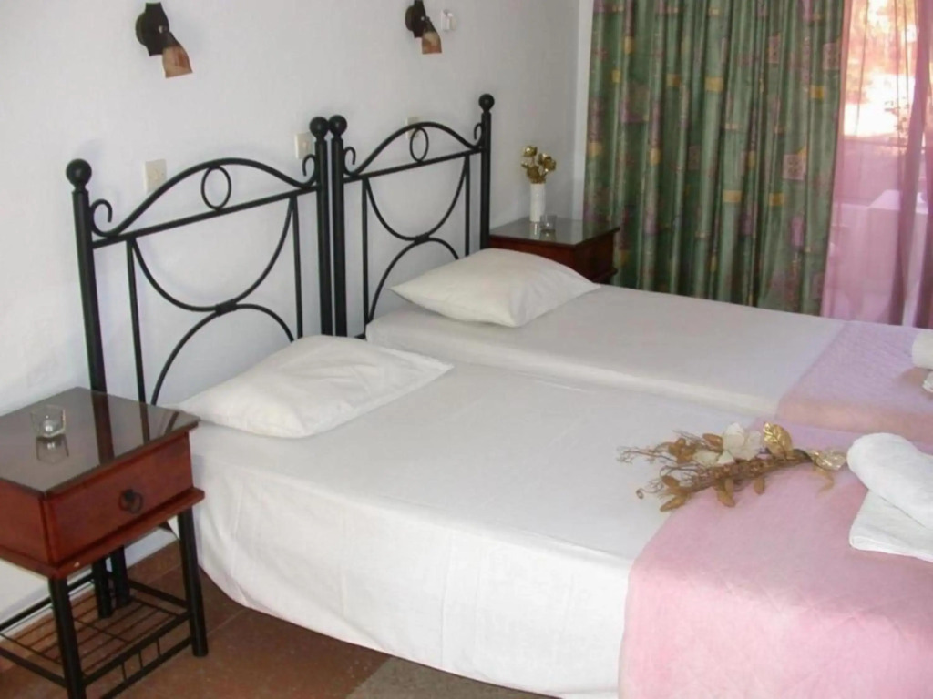 Yiannis Apartments
