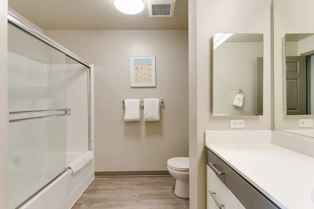 Walk to Venice Beach From a Sleek Apartment