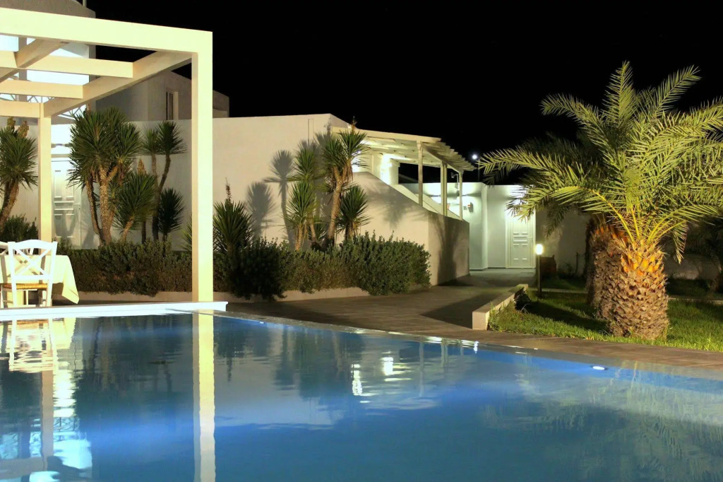Golden Milos Beach Ηouse by Domotel