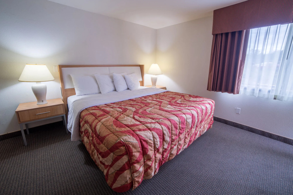 Aladdin Inn and Suites