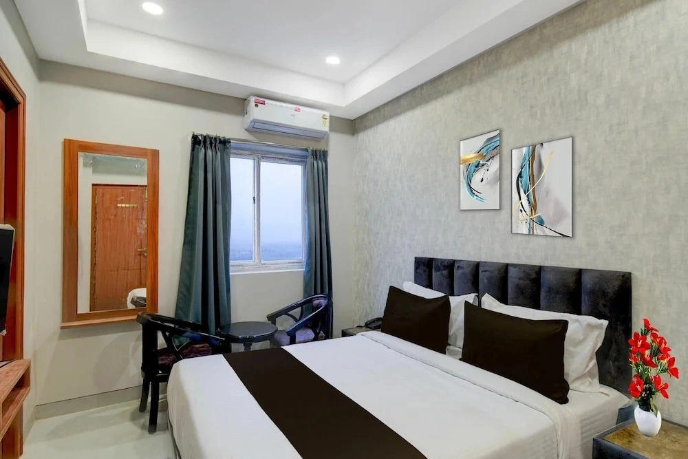 Super Deluxe Roommiyapur Metro Station