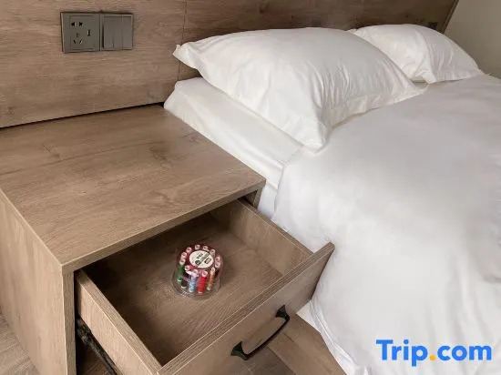 The Candy Box Boutique Hotel(Chongqing Daping Times Tianjie Branch)