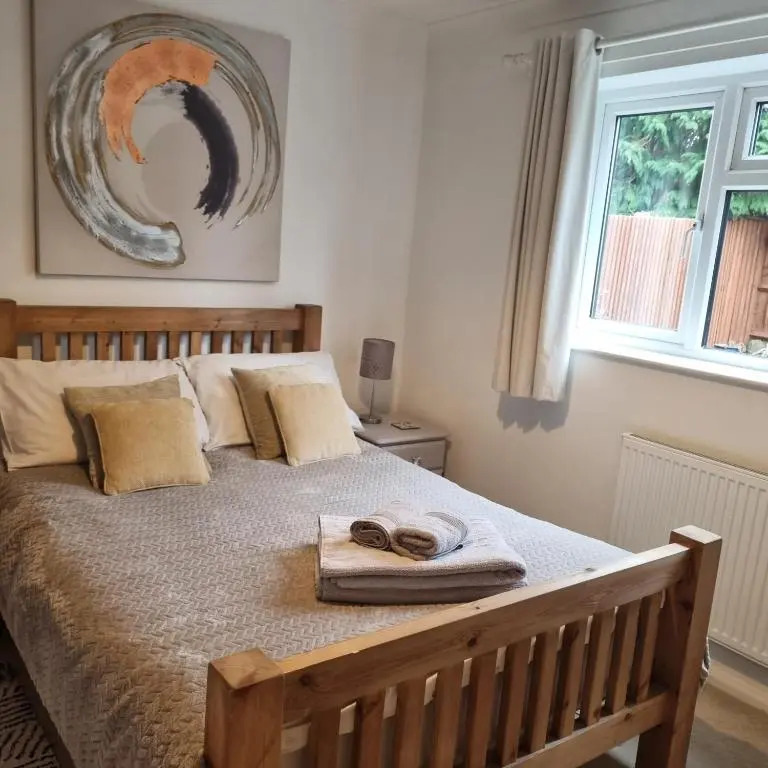Spacious one bedroom apartment with private garden