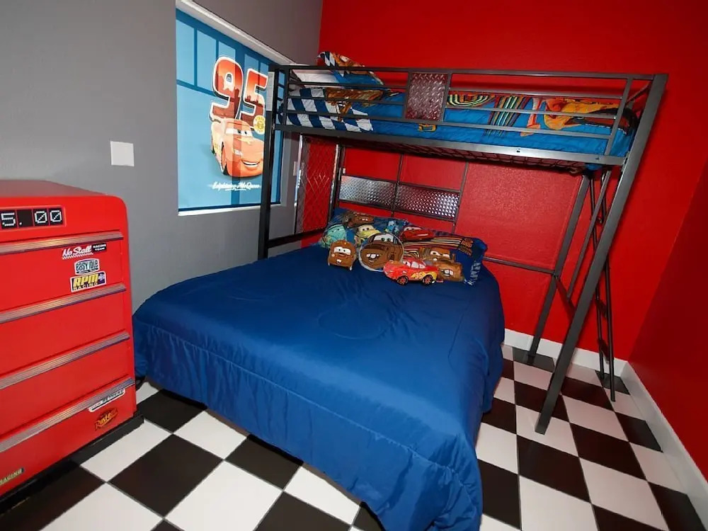 Mickey's Beach House 6 Bedrooms 3.5 Bathrooms Home