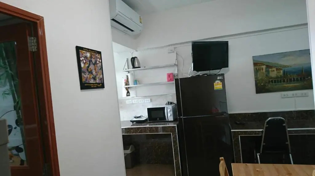 18floor apartment with 2 bedrooms